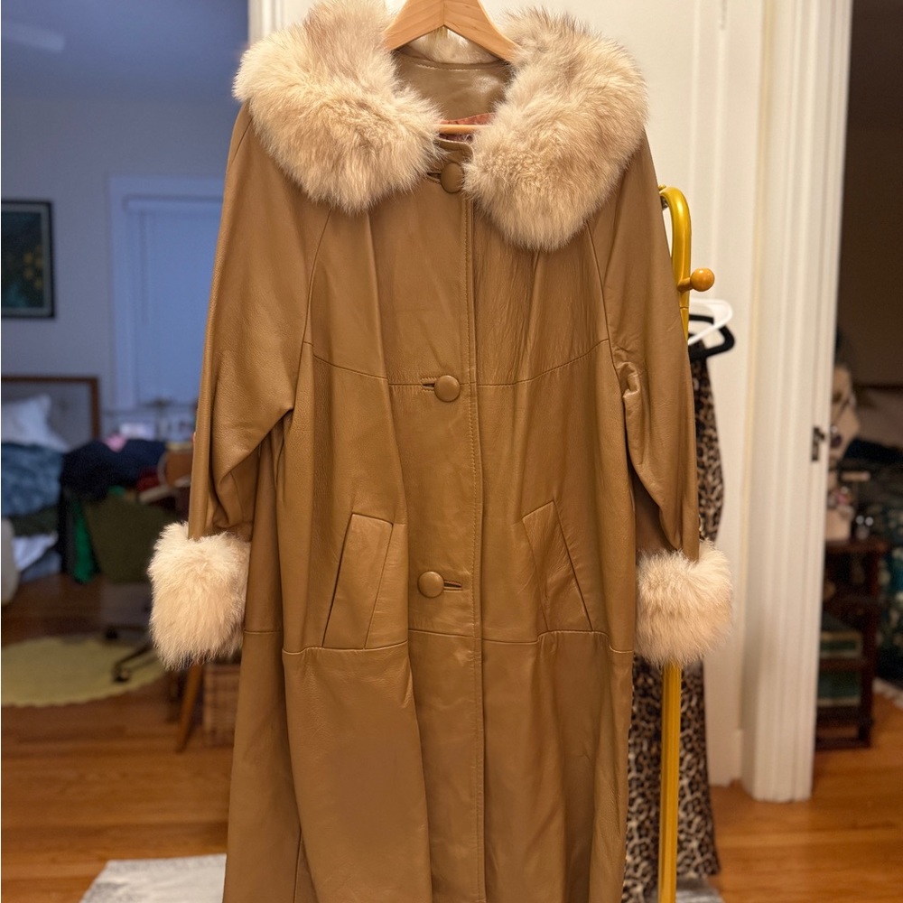 Elegant Vintage Genuine Leather Tan Fur-Trimmed Women's trench Coat - Picture 2 of 8